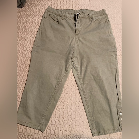 Kim Rogers Womens Pants Size 16 Flat Front Khaki Capri Snaps Legs - Picture 1 of 5